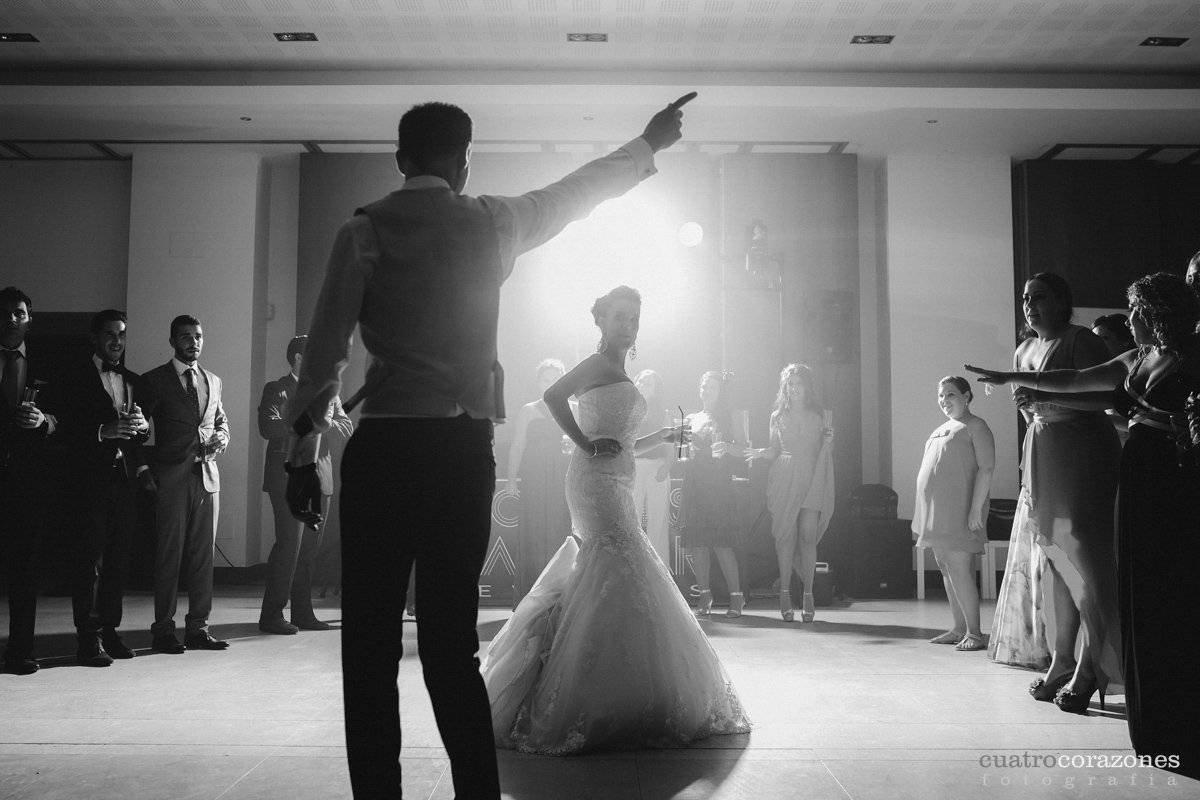 Boda en club de golf Alcaidesa e Parroquia de San Antonio de Padua de Algeciras - Cuatro Corazones Fotografía por Juanlu Corrales