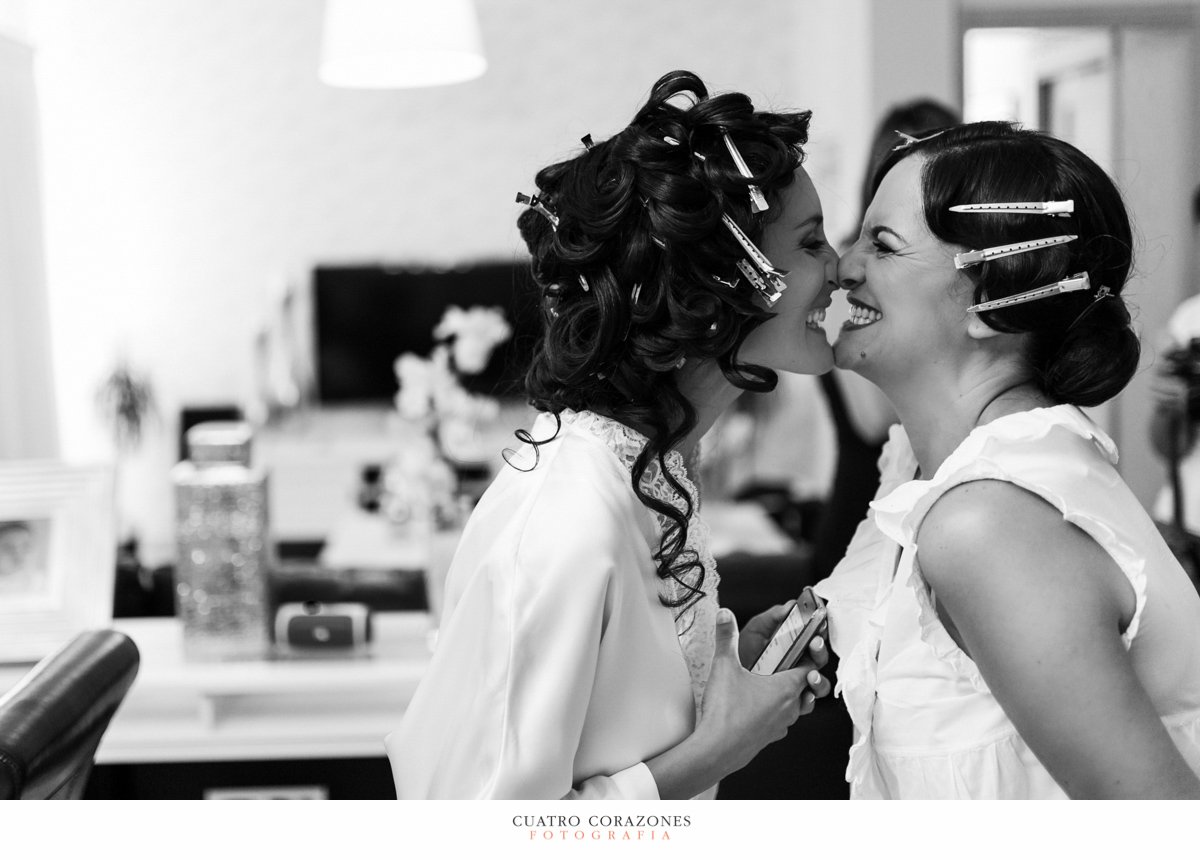 Boda en Los Barrios en la Iglesia de San Isidro Labrador y en Bahia Park Algeciras - Cuatro Corazones Fotografía por Juanlu Corrales