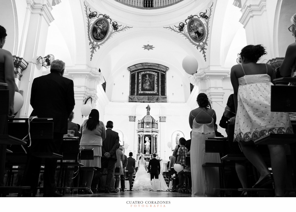 Boda en Los Barrios en la Iglesia de San Isidro Labrador y en Bahia Park Algeciras - Cuatro Corazones Fotografía por Juanlu Corrales