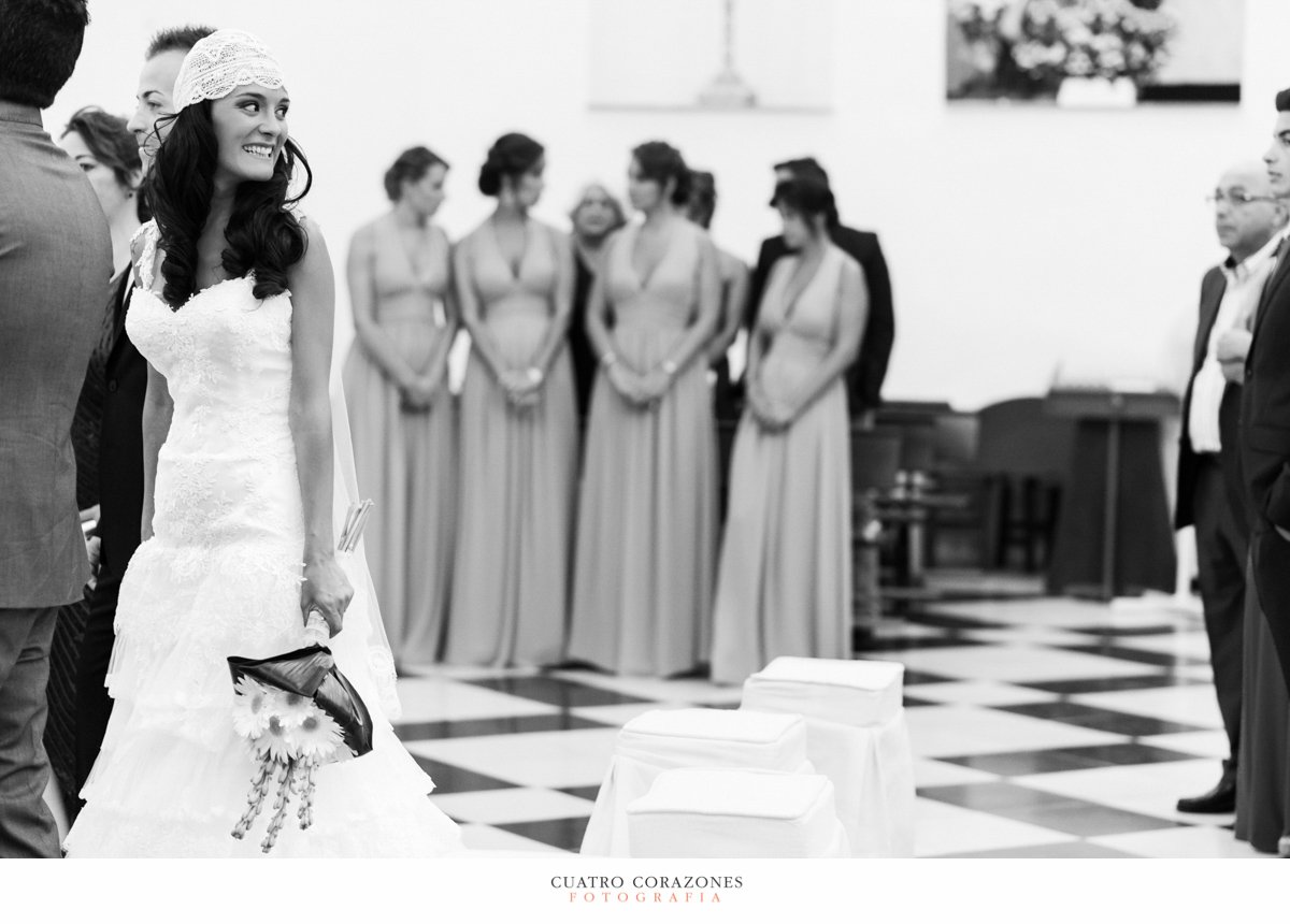 Boda en Los Barrios en la Iglesia de San Isidro Labrador y en Bahia Park Algeciras - Cuatro Corazones Fotografía por Juanlu Corrales