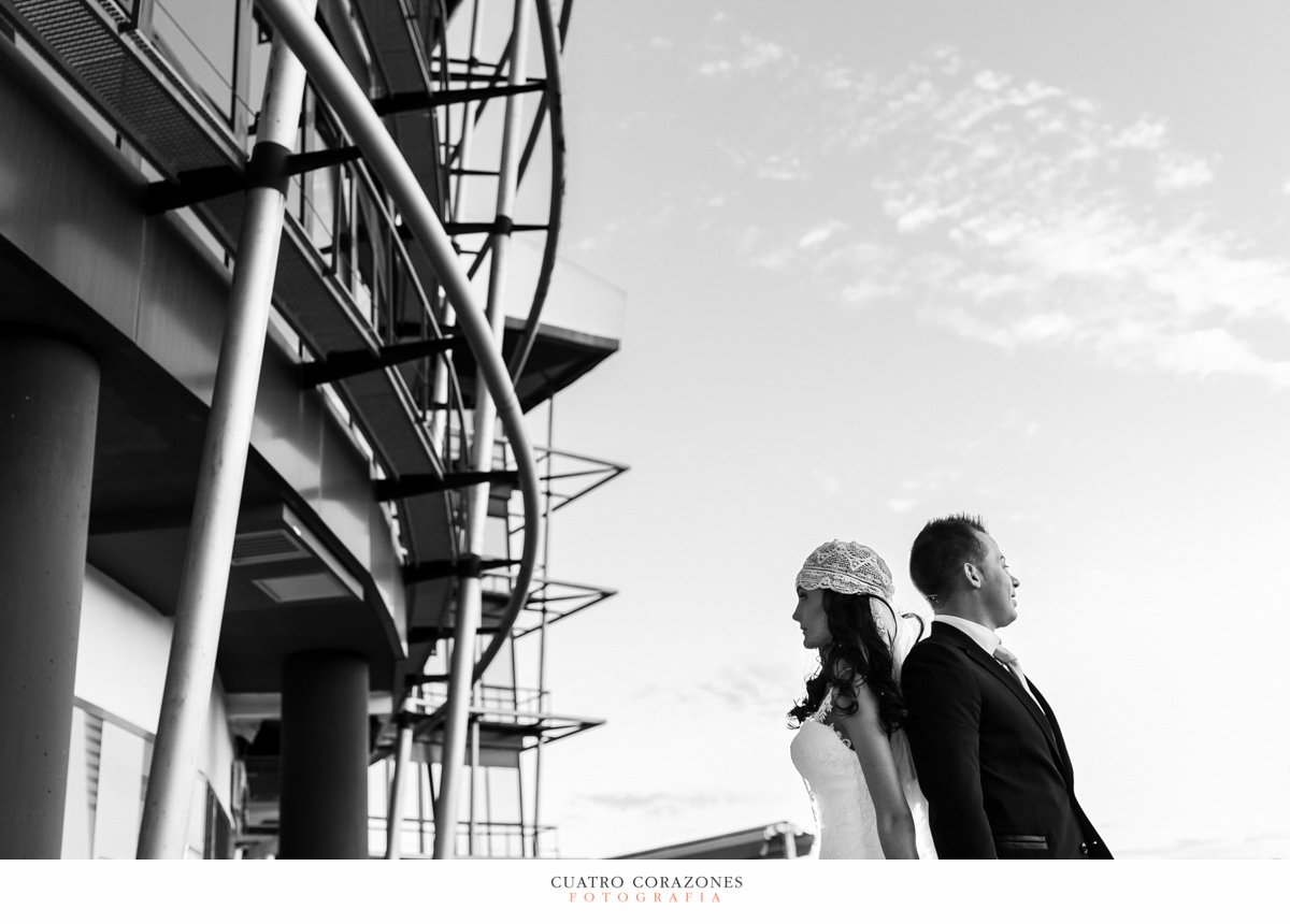 Boda en Los Barrios en la Iglesia de San Isidro Labrador y en Bahia Park Algeciras - Cuatro Corazones Fotografía por Juanlu Corrales