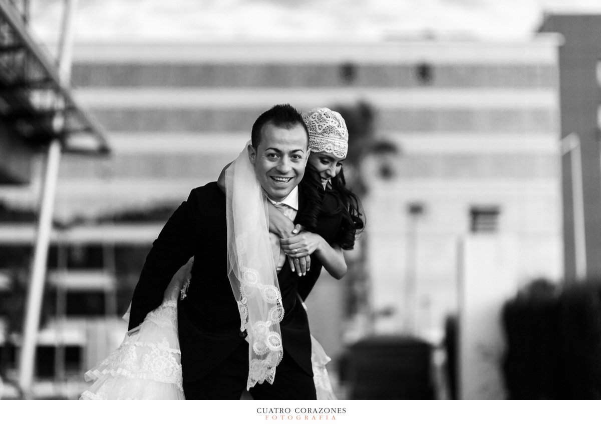Boda en Los Barrios en la Iglesia de San Isidro Labrador y en Bahia Park Algeciras - Cuatro Corazones Fotografía por Juanlu Corrales
