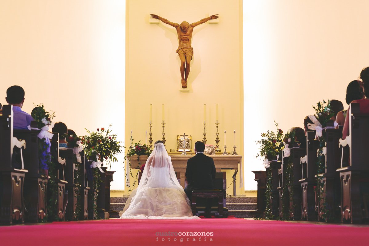 celebraciones de boda en San Roque, Iglesia de Sotogrande y Alcaidesa Golf - Cuatro Corazones Fotografía por Juanlu Corrales