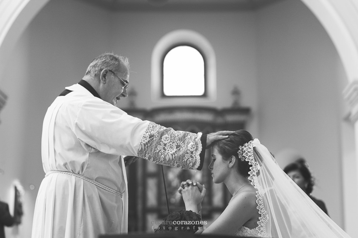 celebraciones de boda en San Roque, Iglesia de Sotogrande y Alcaidesa Golf - Cuatro Corazones Fotografía por Juanlu Corrales