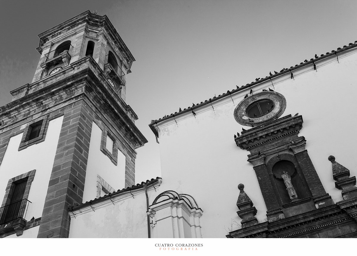 reportajes de boda en Algeciras en la parroquia Virgen de la Palma y celebración en El Campanario de Los Barrios - Cuatro Corazones Fotografía por Juanlu Corrales