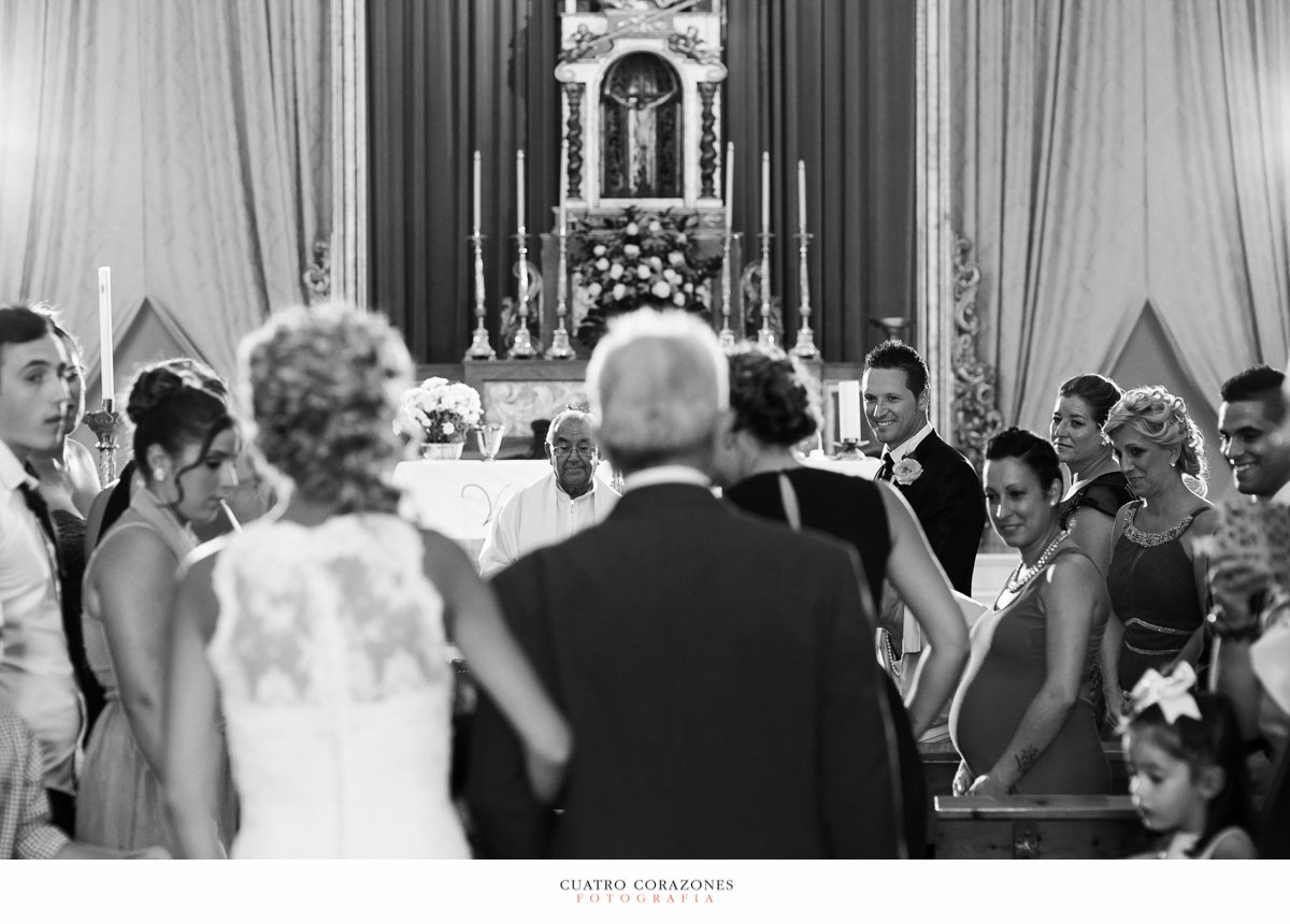 reportajes de boda en Algeciras en la parroquia Virgen de la Palma y celebración en El Campanario de Los Barrios - Cuatro Corazones Fotografía por Juanlu Corrales 