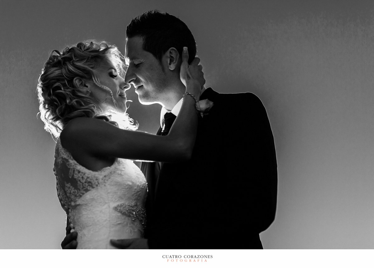reportajes de boda en Algeciras en la parroquia Virgen de la Palma y celebración en El Campanario de Los Barrios - Cuatro Corazones Fotografía por Juanlu Corrales