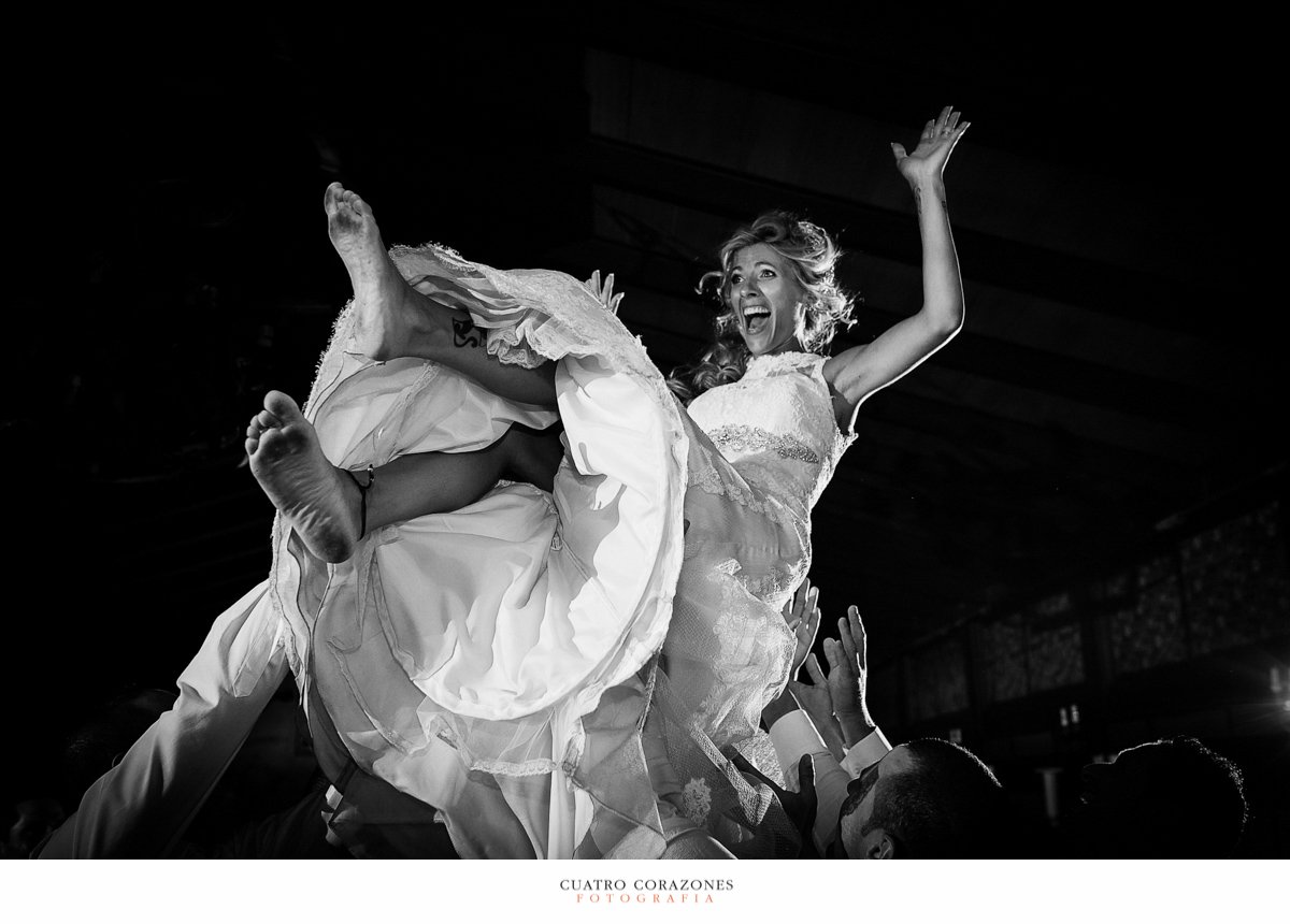 reportajes de boda en Algeciras en la parroquia Virgen de la Palma y celebración en El Campanario de Los Barrios - Cuatro Corazones Fotografía por Juanlu Corrales