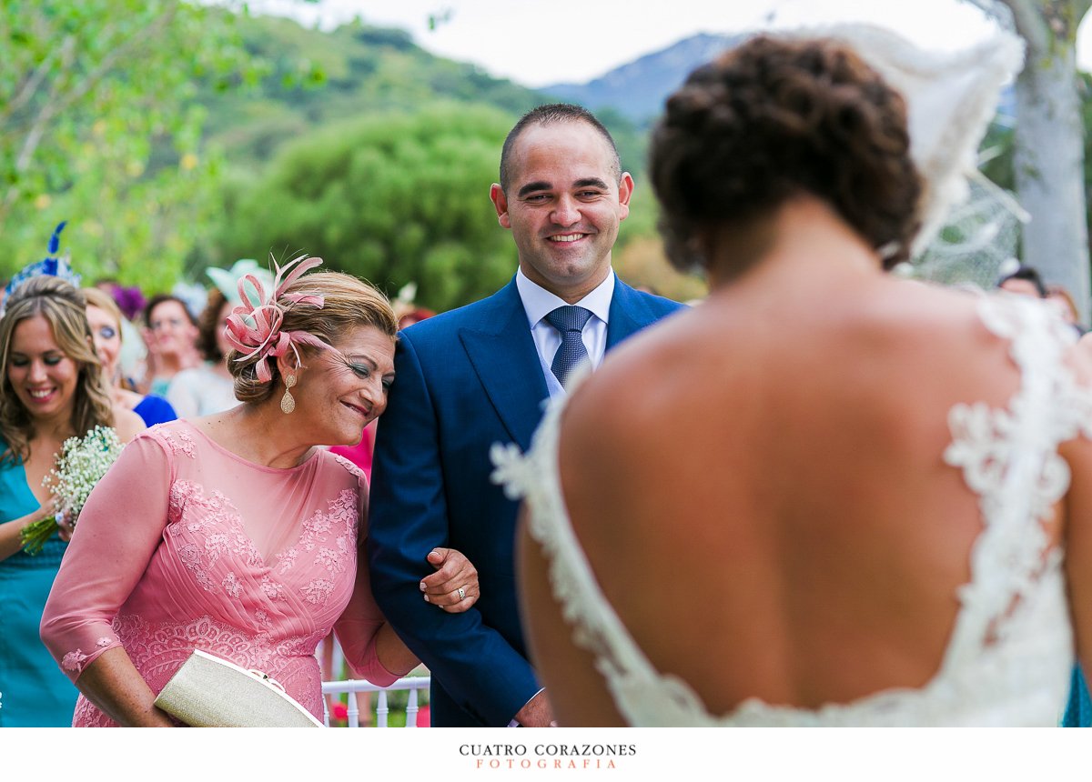boda en campo en la Hacienda Almoguera de Los Barrios con Dani y Ana - Cuatro Corazones Fotografía por Juanlu Corrales