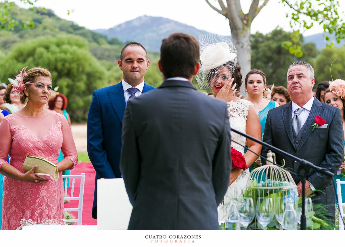 boda en campo en la Hacienda Almoguera de Los Barrios con Dani y Ana - Cuatro Corazones Fotografía por Juanlu Corrales