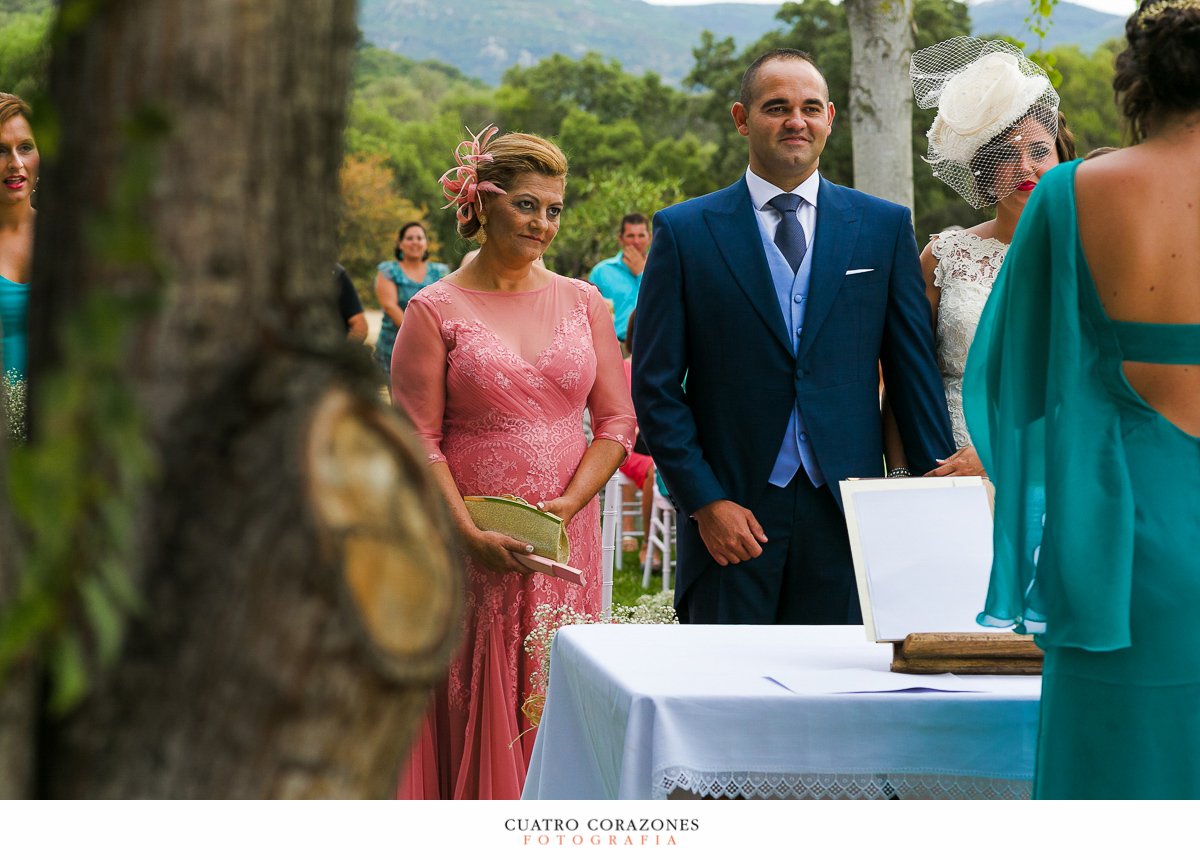 boda en campo en la Hacienda Almoguera de Los Barrios con Dani y Ana - Cuatro Corazones Fotografía por Juanlu Corrales