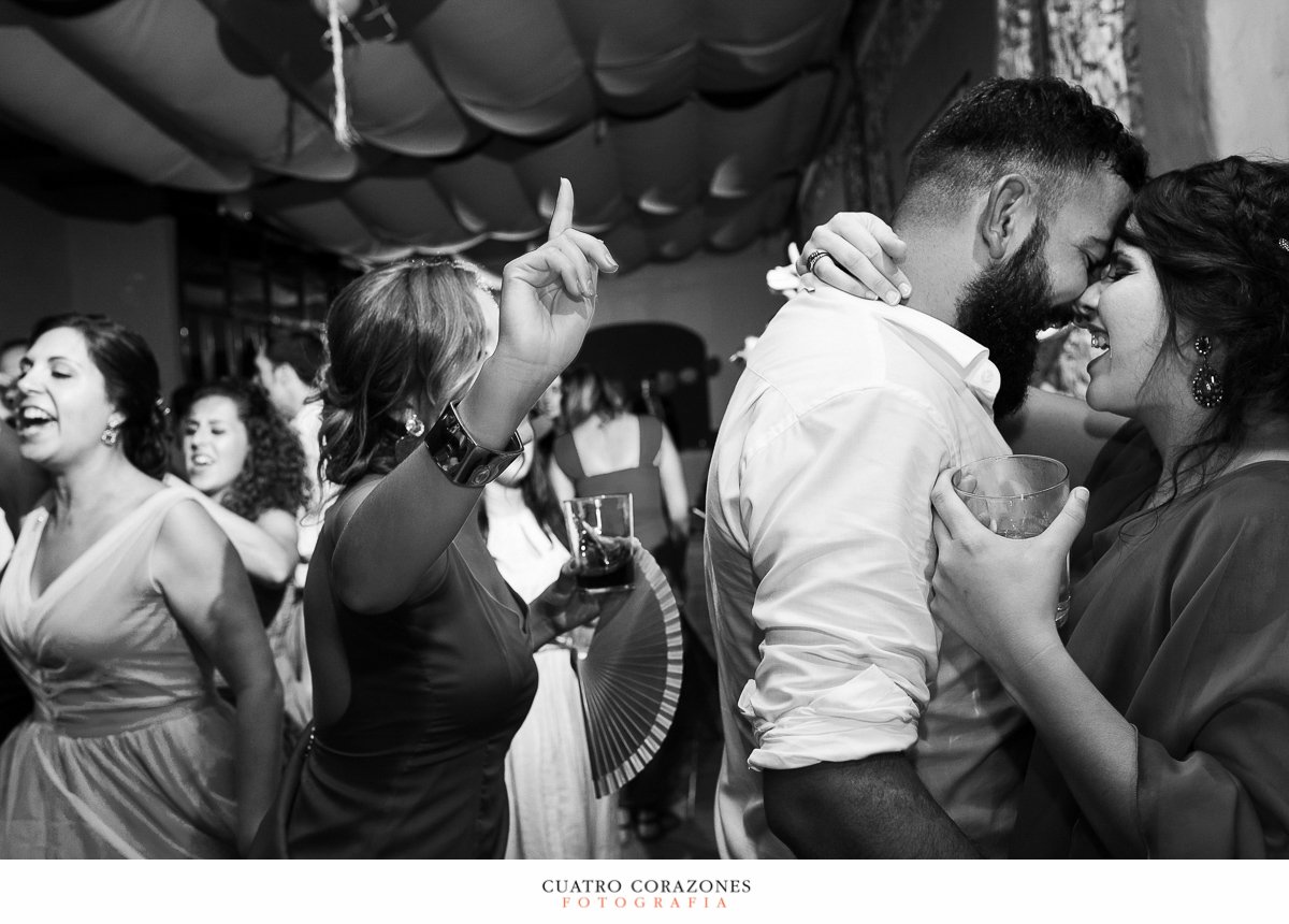 boda en campo en la Hacienda Almoguera de Los Barrios con Dani y Ana - Cuatro Corazones Fotografía por Juanlu Corrales