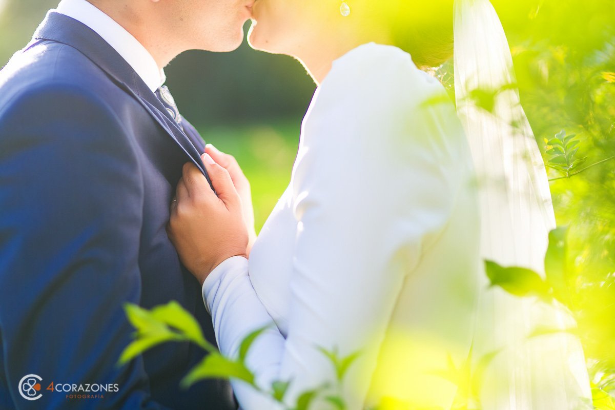 boda en el jardín de villa vega en Los Barrios con Gerardo y Mari Carmen - Cuatro Corazones Fotografía por Juanlu Corrales