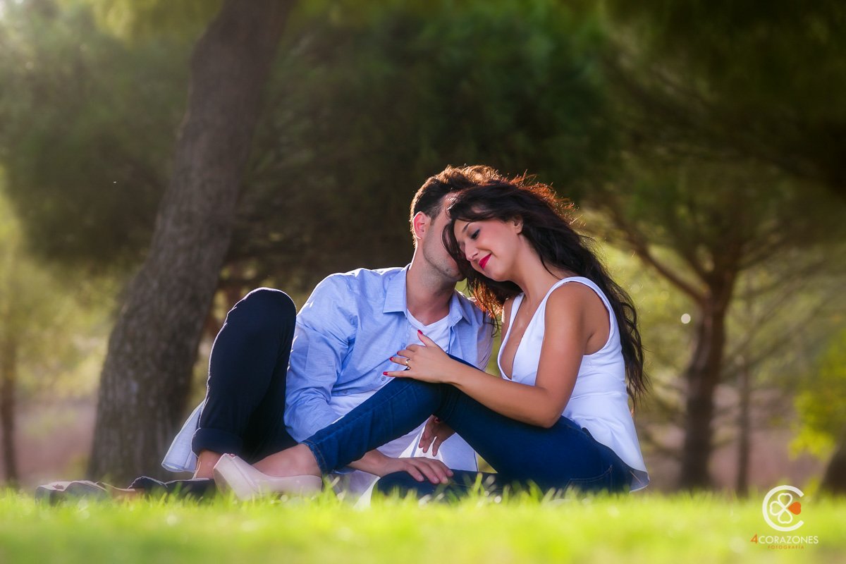 sesión preboda en campo de polo con Alba y Alberto-cuatro-corazones-fotografia-juanlu-corrales