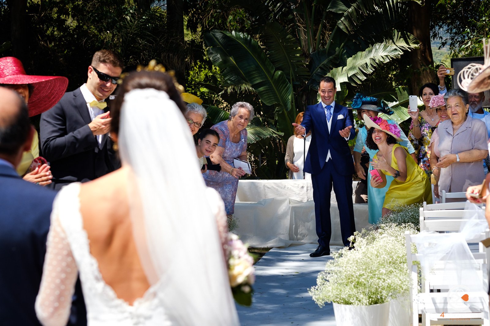 boda-en-los-barrios-jardin-de-villa-vega-paco-isa-001-cuatro-corazones-fotografia-juanlu-corrales