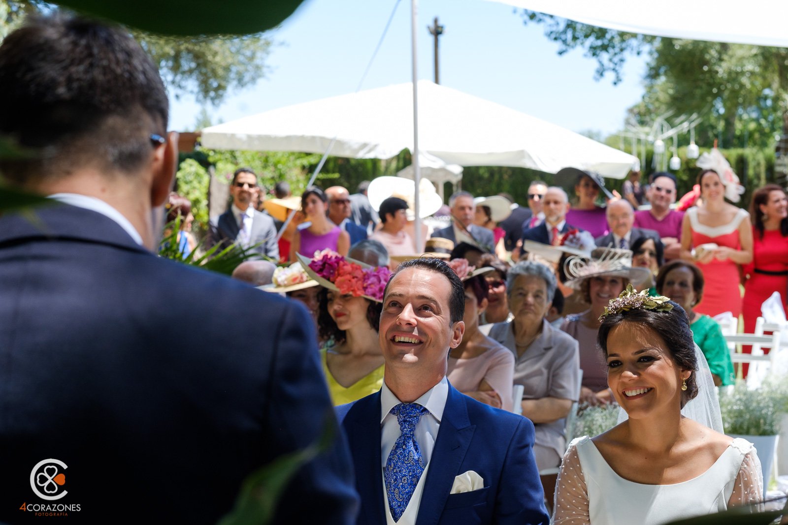 boda-en-los-barrios-jardin-de-villa-vega-paco-isa-001-cuatro-corazones-fotografia-juanlu-corrales