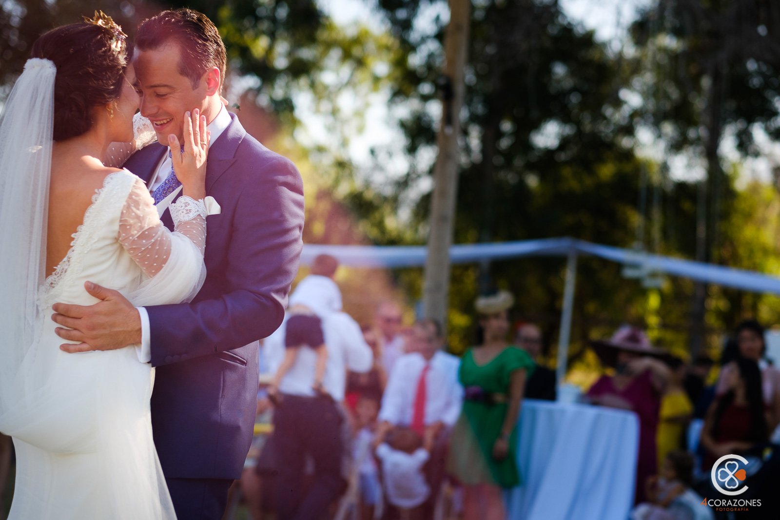 boda-en-los-barrios-jardin-de-villa-vega-paco-isa-001-cuatro-corazones-fotografia-juanlu-corrales
