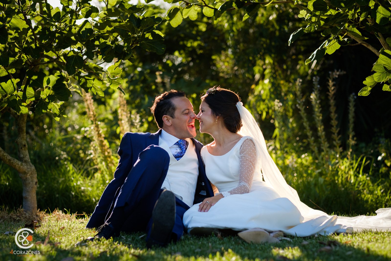 fotos-de-boda-en-los-barrios-jardin-de-villa-vega-paco-isa-001-cuatro-corazones-fotografia-juanlu-corrales