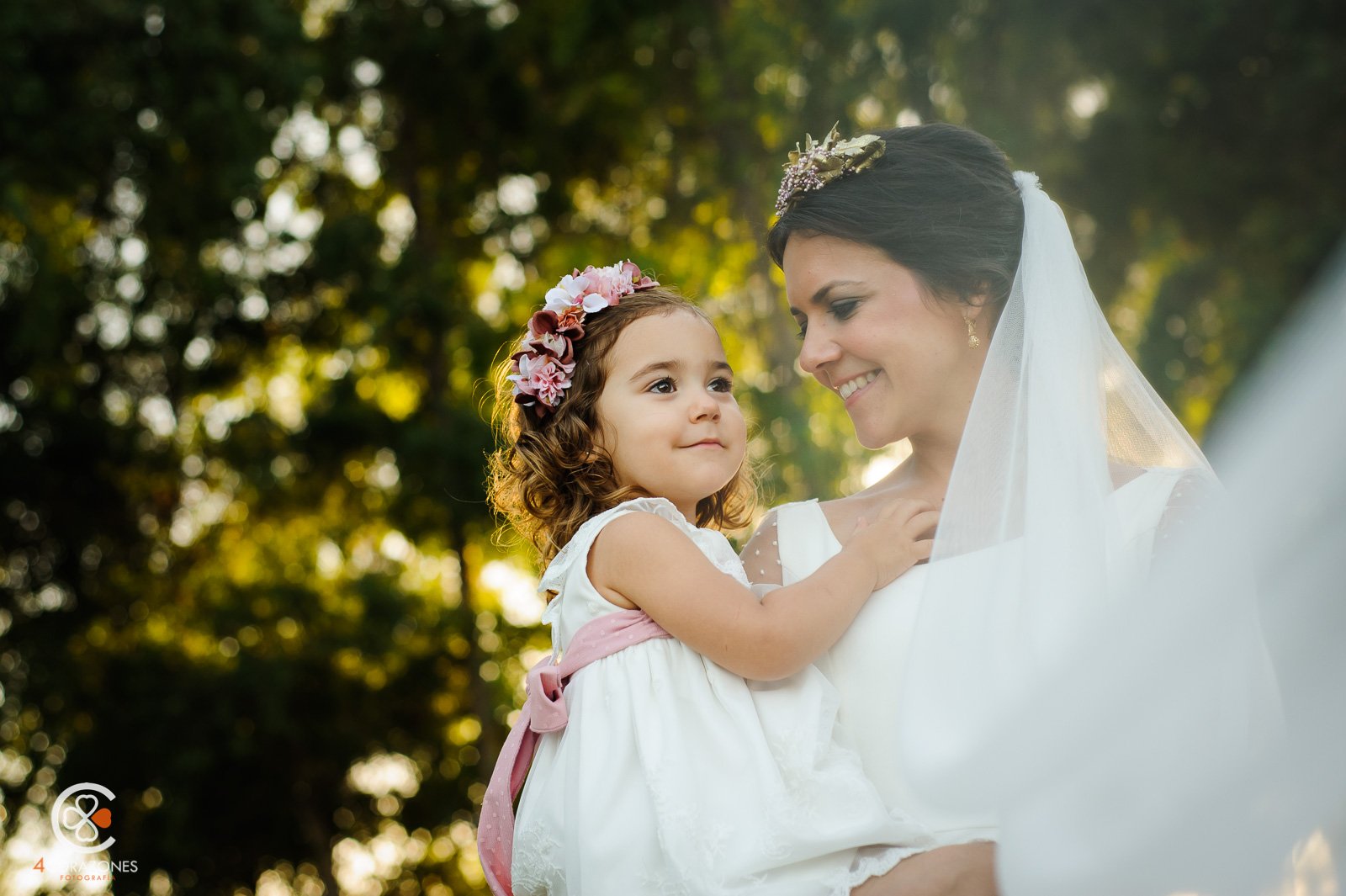 boda-en-los-barrios-jardin-de-villa-vega-paco-isa-001-cuatro-corazones-fotografia-juanlu-corrales