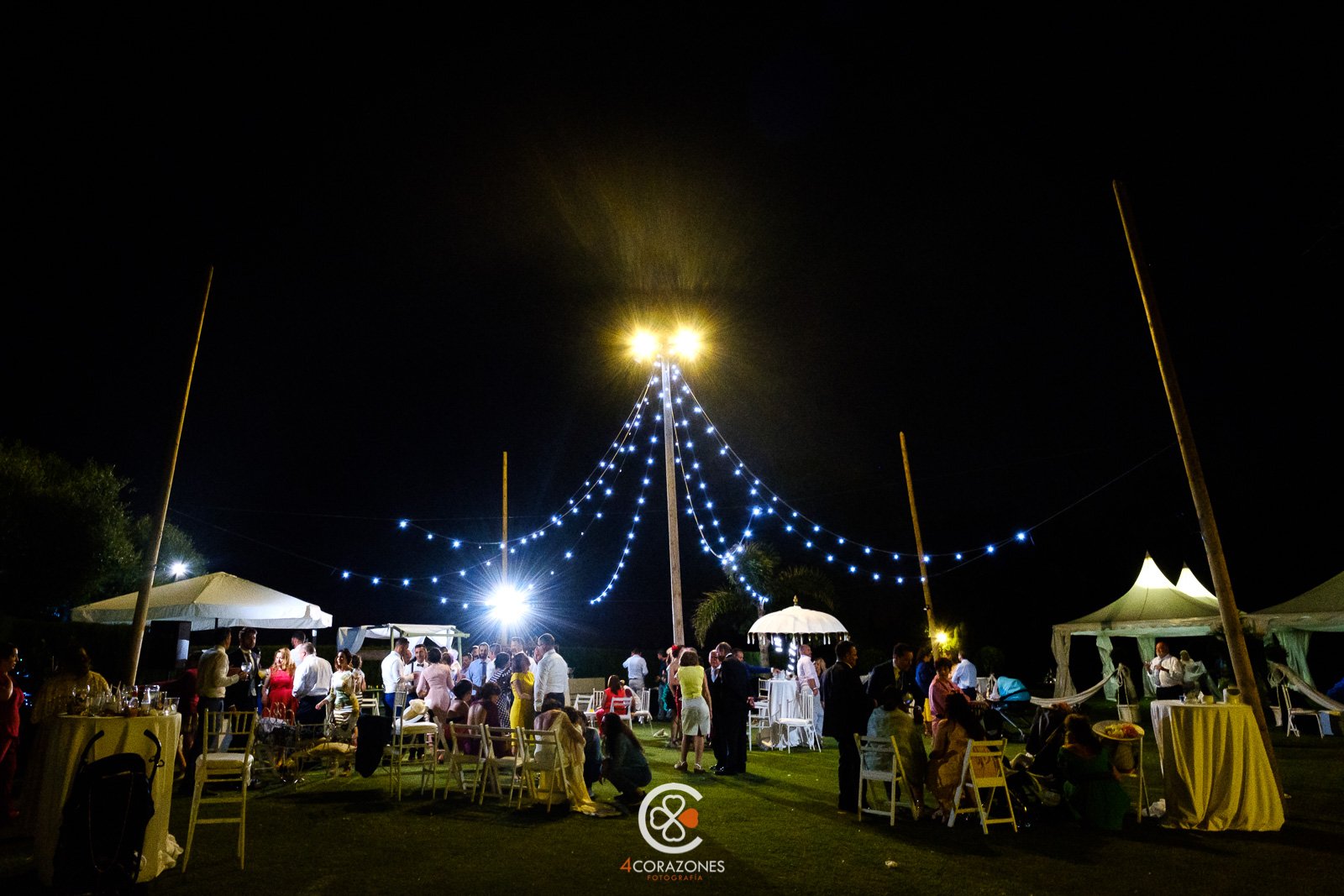 boda-en-los-barrios-jardin-de-villa-vega-paco-isa-001-cuatro-corazones-fotografia-juanlu-corrales
