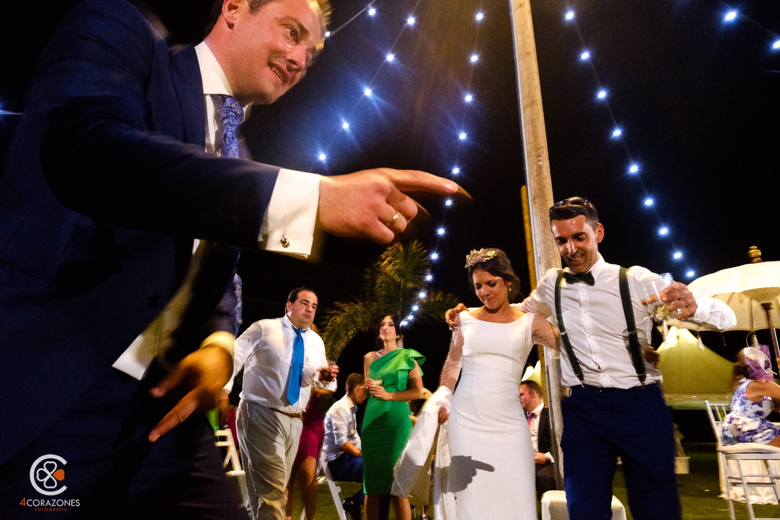 boda-en-los-barrios-jardin-de-villa-vega-paco-isa-001-cuatro-corazones-fotografia-juanlu-corrales