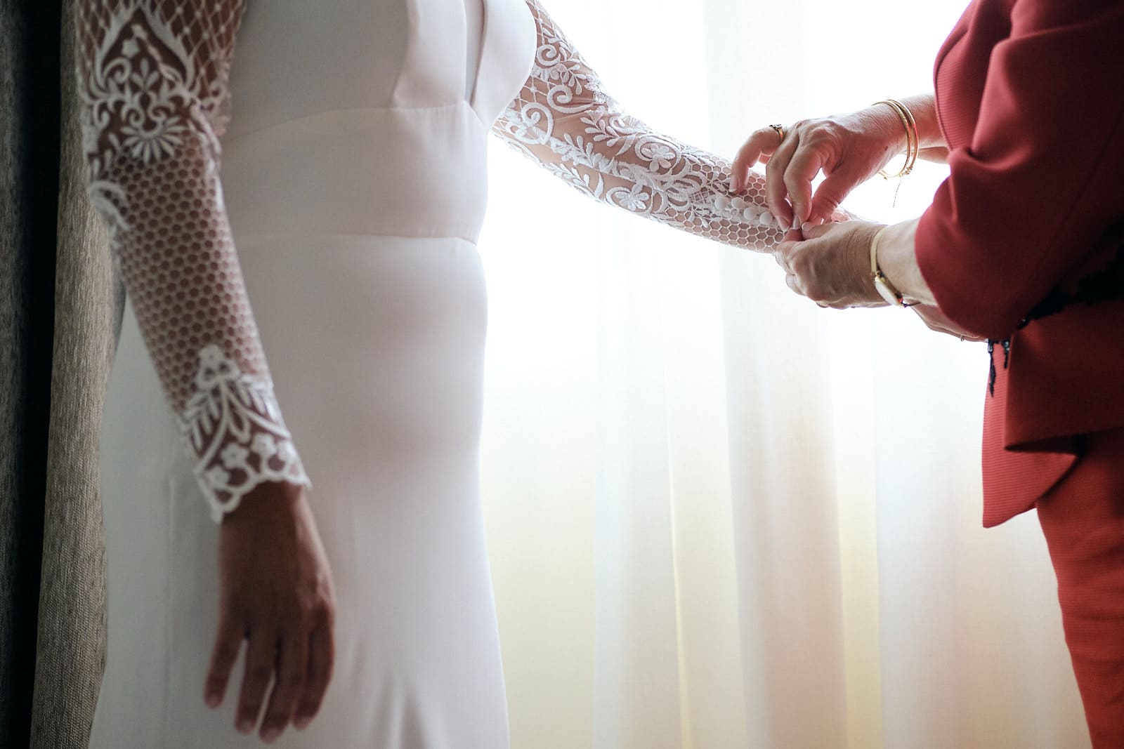 vistiendo a la novia