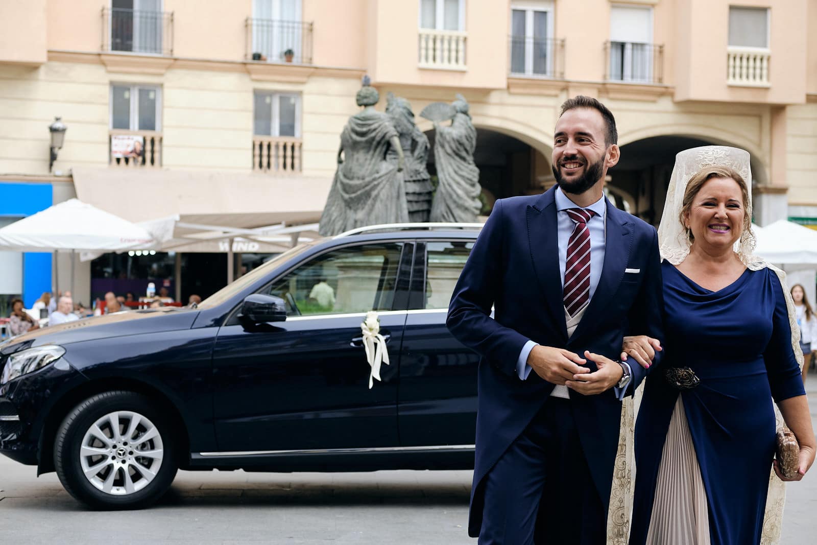 llegada del novio a la iglesia
