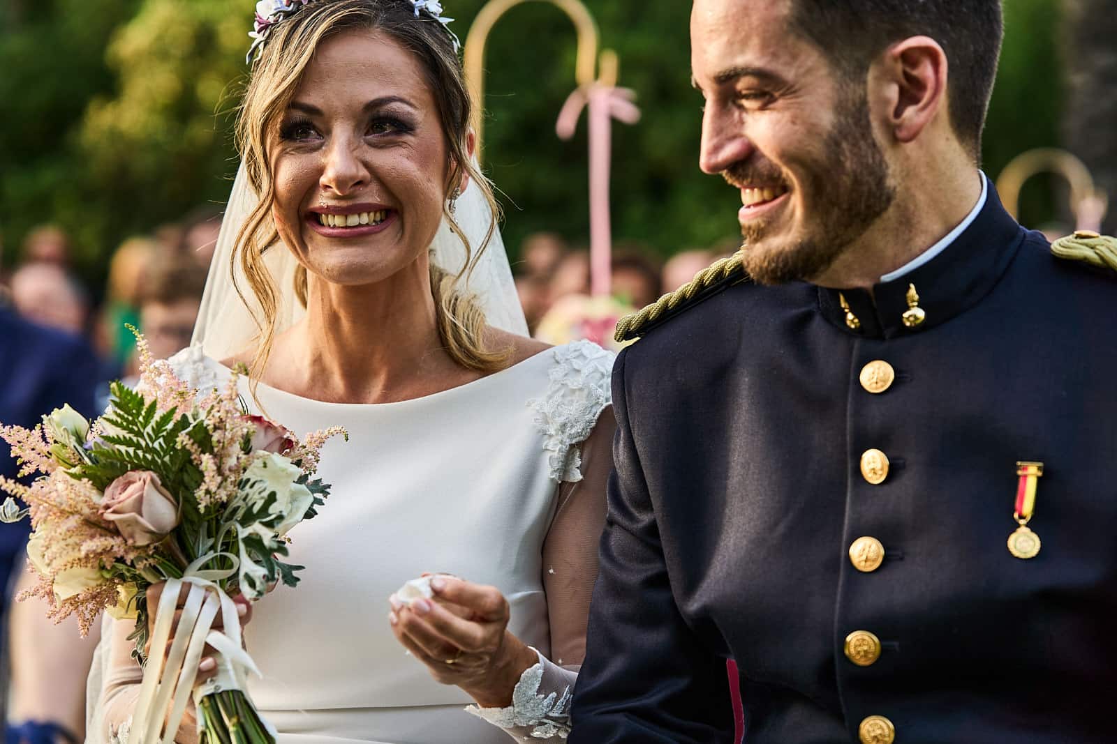 novia emocionada boda civil