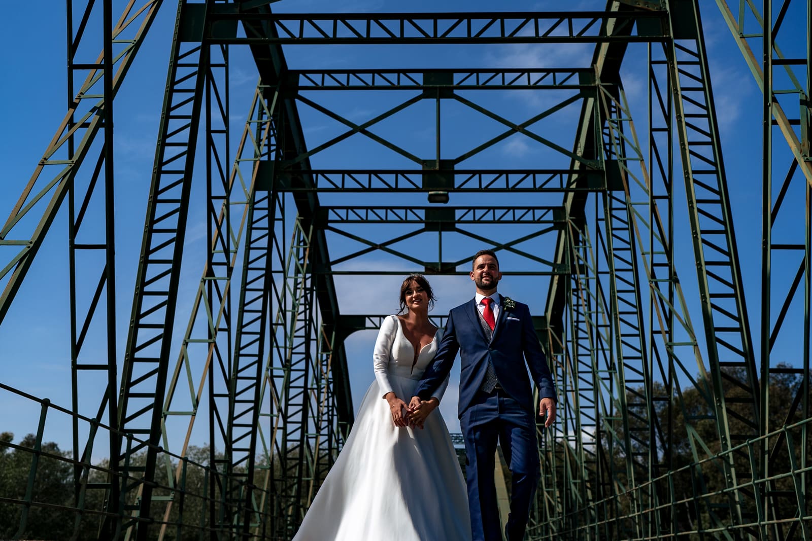 sesión de novios en puente de hierro
