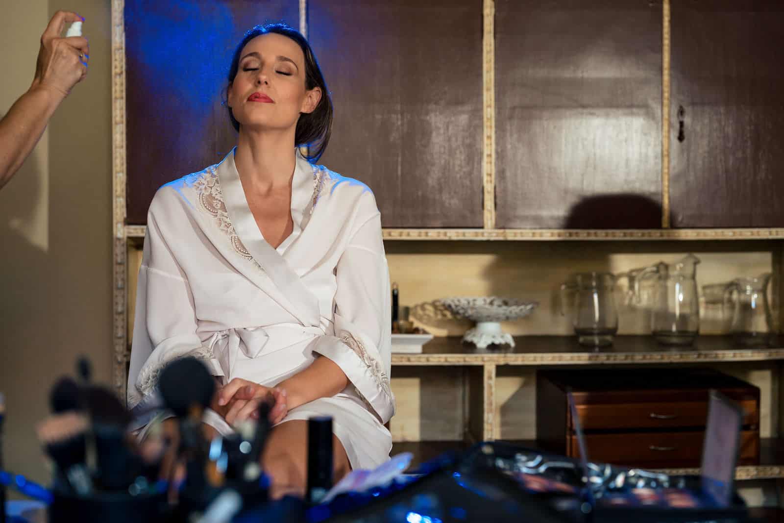 maquillando a la novia